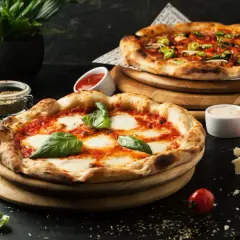 Jak długo piec pizzę? Temperatura, czas i tryby dla idealnego efektu