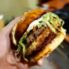 Domowy burger jak z McDonald's: Przepis na kultowy smak
