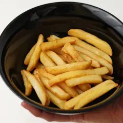 Ile waży średnia porcja frytek McDonald's? Waga, kalorie, skład