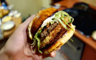Domowy burger jak z McDonald's: Przepis na kultowy smak