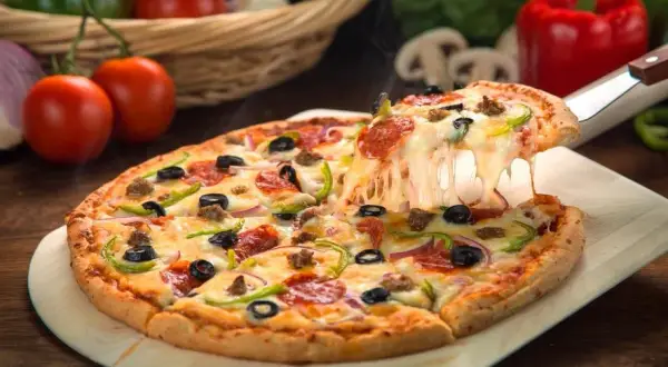 Międzynarodowy Dzień Pizzy 9 lutego: Promocje i najlepsze smaki!
